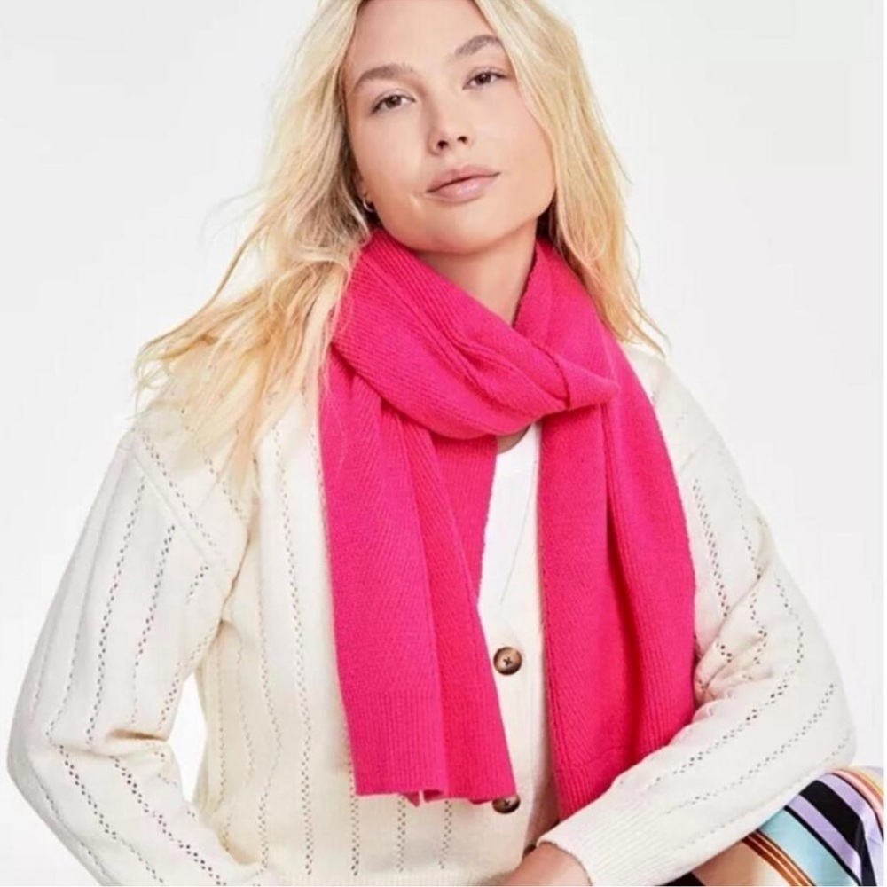 4/$25 NEW Women's On 34th Pink Knit Scarf